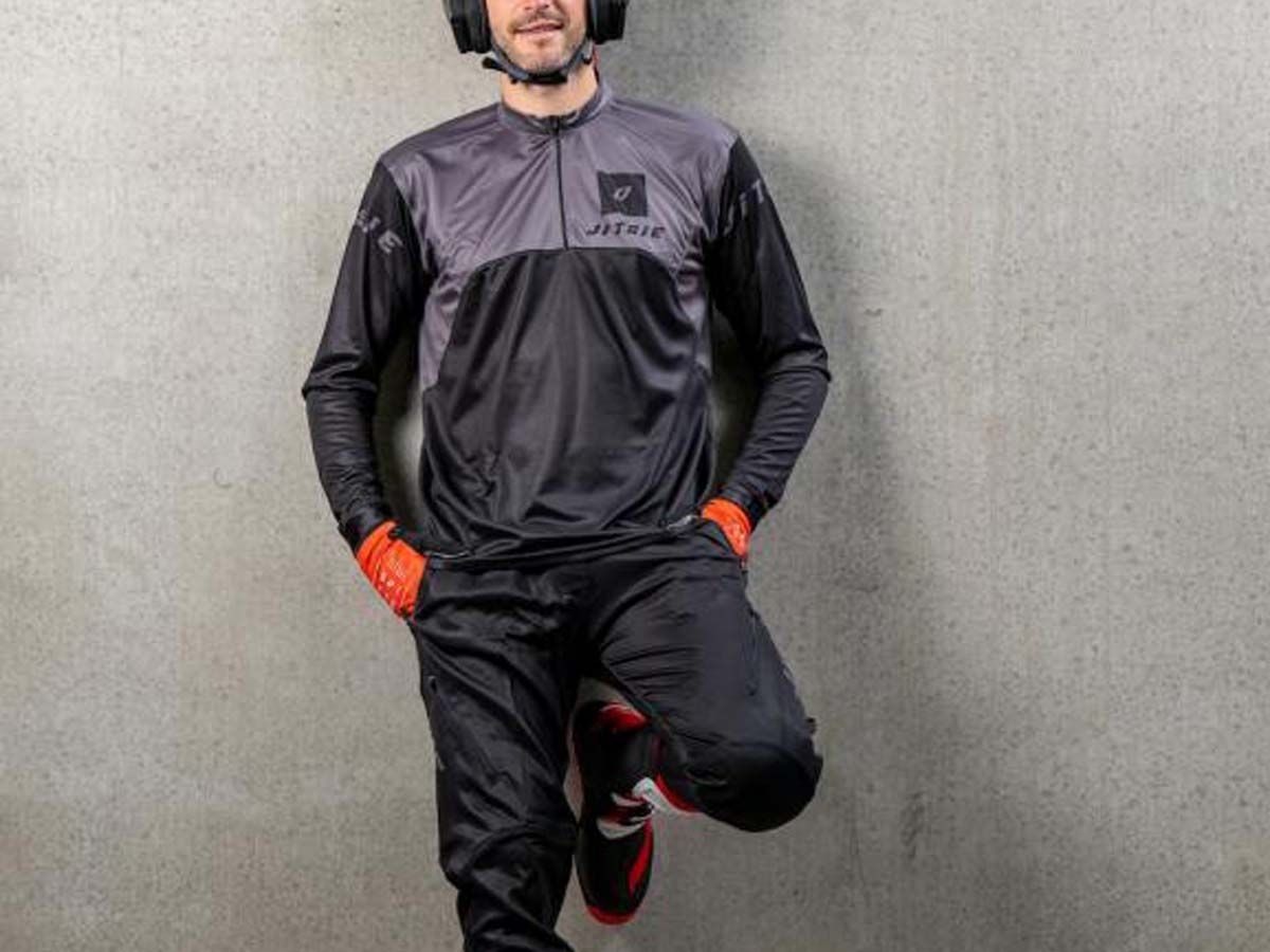 CAMISETA TRIAL JITSIE 01 OMNIA SOLID NEGRO